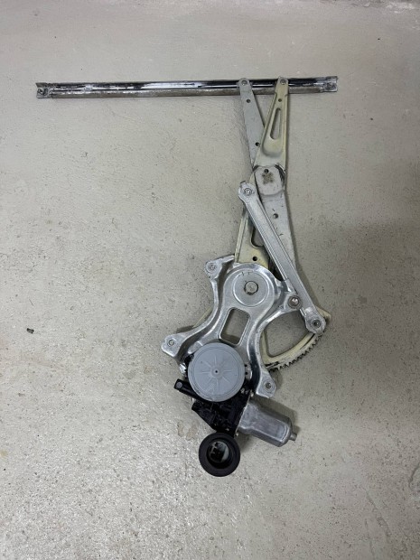 Toyota Prius 2 bal els ablakemel szerkezet