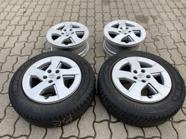Toyota Prius 3 gy�ri 15"-os alufelni szett d�szt�rcs�kkal