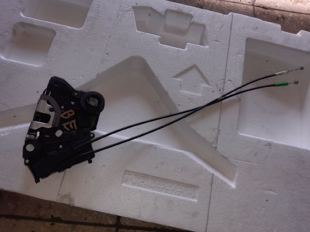 Toyota Prius Bal Els� Ajt� Z�rszerkezet + K�zpontiz�r Motor