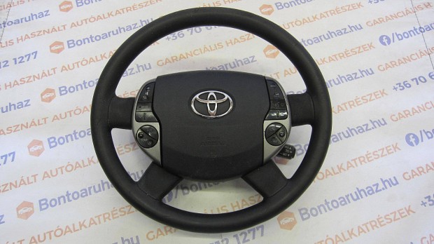 Toyota Prius Elad gyri, multikormny gombokkal lgzskkal
