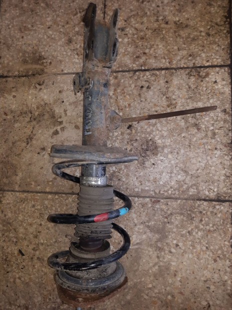 Toyota Prius Jobb Els� Leng�scsillap�t� + Rug�