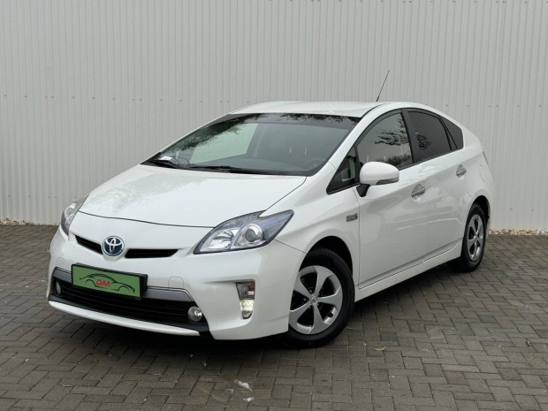 Toyota Prius Plug-IN Navi.Alcantara.Kamera.LED....