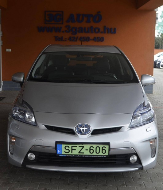 Toyota Prius Plug-IN ! 200.759 KM ! Végig Igazo...