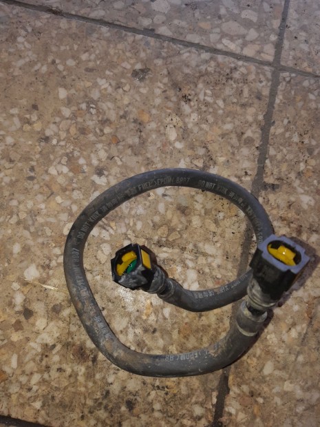 Toyota Prius �zemanyag Cs�