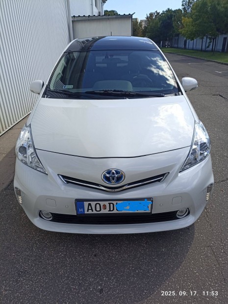 Toyota Prius + 1.8 HSD Executive e-CVT