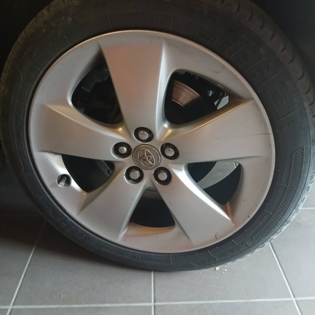 Toyota Prius gyári 17" alufelni