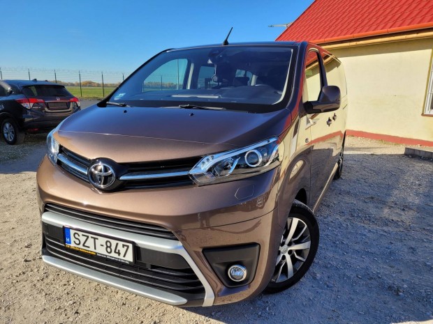 Toyota Proace 2.0 D-4D Family Comfort L2H1 1 Tu...