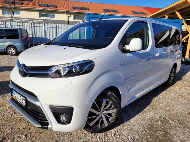 Toyota Proace 2.0 D-4D Family Comfort L2H1 Magy...