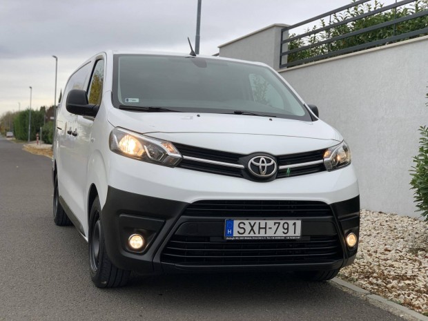 Toyota Proace 2.0 D-4D Panel Van Active Smart C...