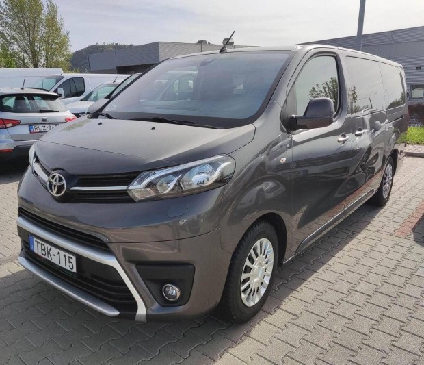 Toyota Proace 2.0 D-4D Shuttle Comfort L2H1 9 S...