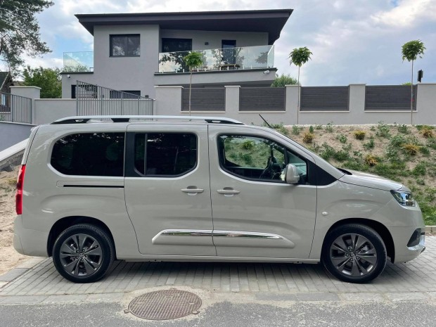 Toyota Proace City Verso 1.5D Family L2H1 MT6 (7 személyes)