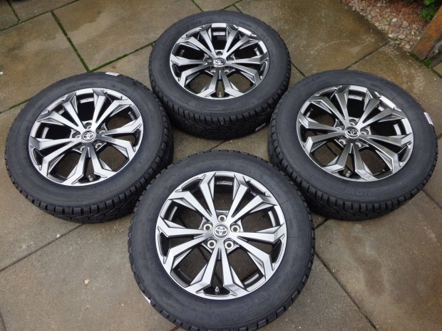 Toyota Rav4 Hybrid �j t�li garnit�ra 225/60R18