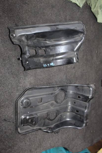 Toyota Rav4 III 2006-2013 akkumlátor tartó tálca