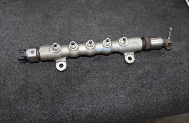 Toyota Rav4 III 2006-2013 common rail cső 8945860010