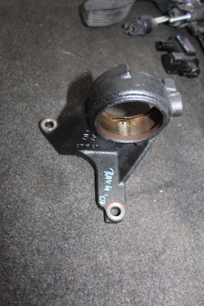 Toyota Rav4 III 2006-2013 féltengely tartó konzol