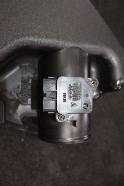 Toyota Rav4 III 2006-2013 légtömegmérő 2220430010