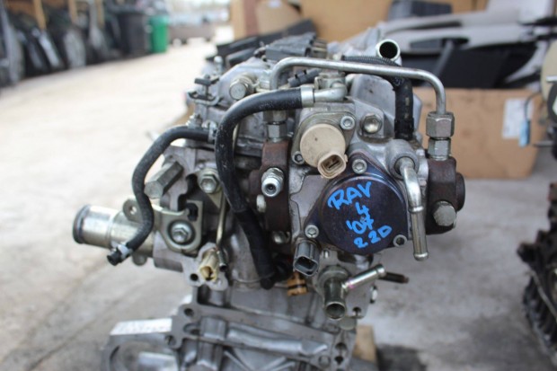 Toyota Rav4 III 2006-2013 magasnyomású szivattyú 321000r020