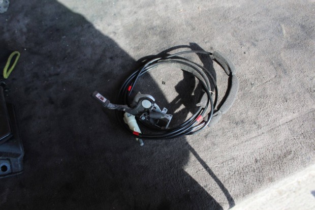 Toyota Rav4 III 2006-2013 tankajtó nyitó kar/szerkezet
