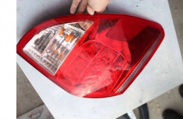 Toyota Rav4 III. XA30 2006- Bal hátsó lámpa