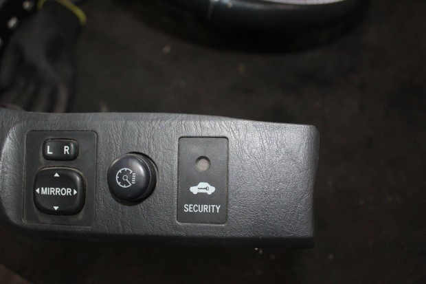 Toyota Rav4 II security gomb