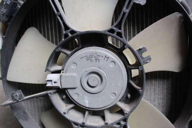 Toyota Rav4 II ventiltorok kerettel 122750-9331