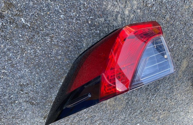 Toyota Rav4 ,2020 bal hátsó lámpa