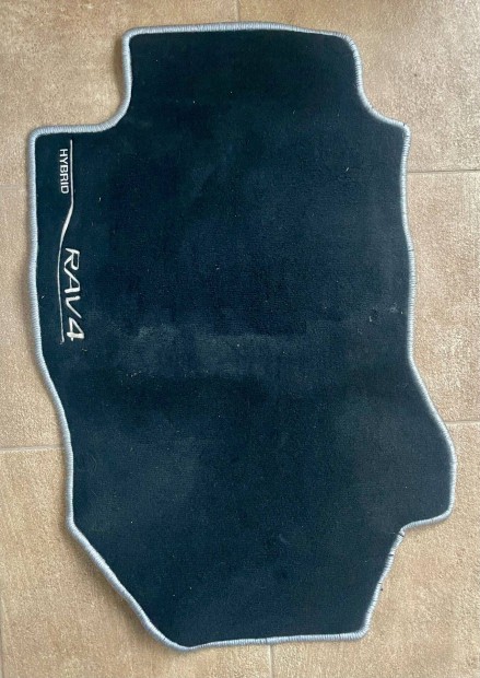 Toyota Rav4 (2024) eredeti gy�ri sz�vetsz�nyeg szett (teljes, 4 db)