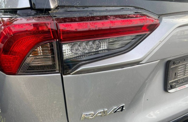 Toyota Rav4 , Rav 4 (XA50) Kalaptart , Csomagtr Rol (2018-)