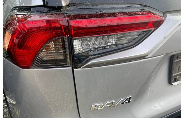 Toyota Rav4 , Rav 4 (XA50) Kalaptart , Csomagtr Rol (2018-)