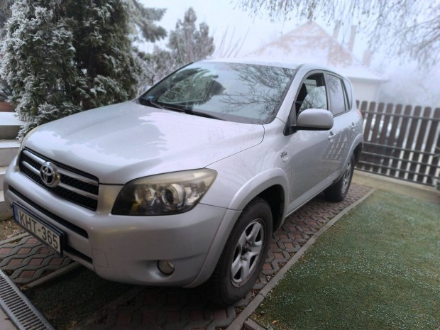 Toyota Rav4, br lsekkel, megkmlt nagyon j llapotban