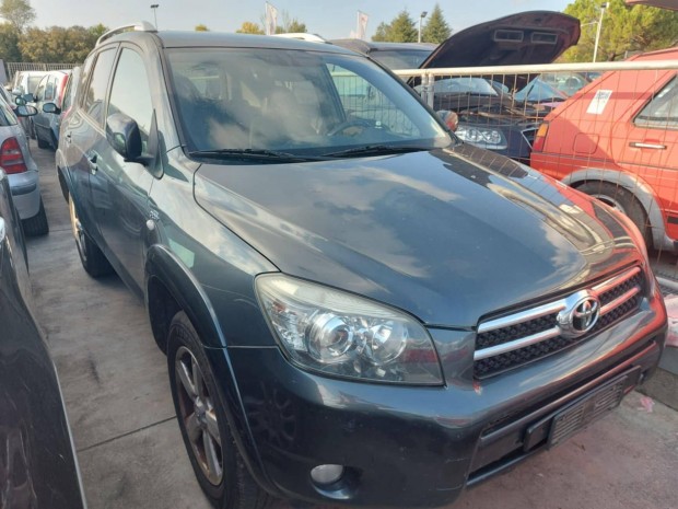 Toyota Rav4 bontott alkatszei