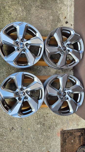 Toyota Rav4 gyári alufelni felni garnitura 18" 7J ET35