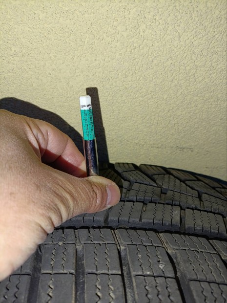 Toyota Rav4 gy�ri r17' alufelni garnit�ra t�li gumival 