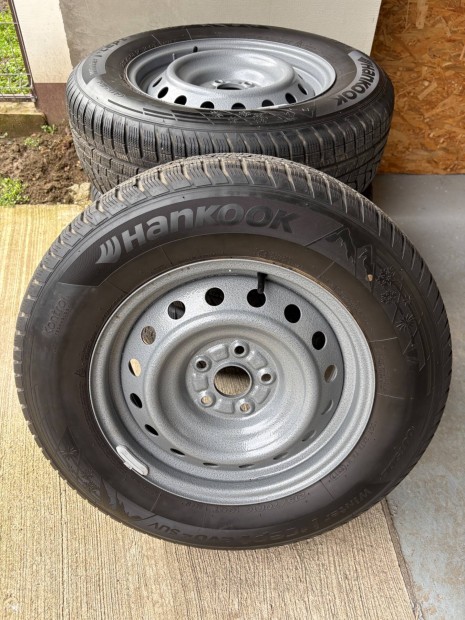 Toyota Rav4 lemezfelni, t�li gumival