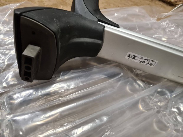 Toyota Rav4 tetcsomagtart s vonhorog