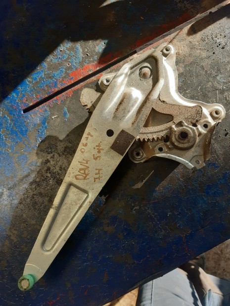 Toyota Rav 4 00-05 Jobb H�ts� Ablakemel� Szerkezet Elektromos