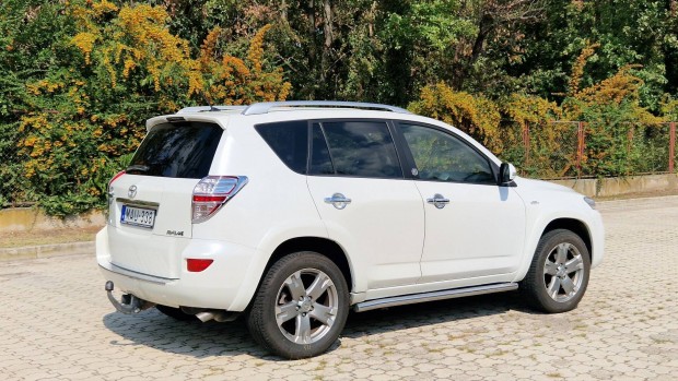 Toyota Rav 4 2.2 Dcat Aut.Vlt Vonhorog Br Navi Napfnytet Br 
