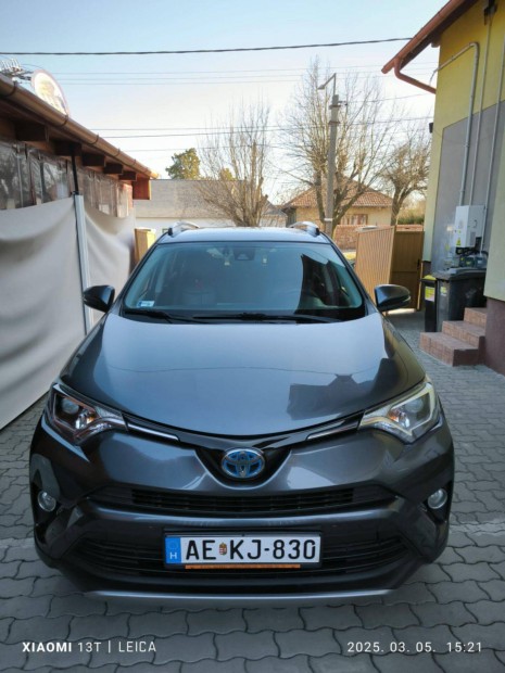 Toyota Rav 4 Hybrid elad