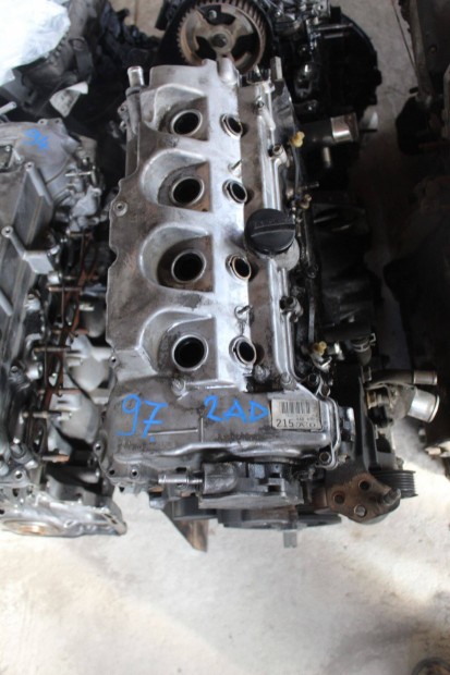Toyota Rav 4 III 2.2 D Fűzött blokk hengerfejjel 2Ad FTV
