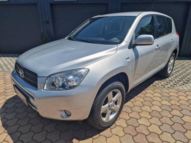 Toyota Rav 4 Rav4 2.2 D-4D 4x4 Garantált KM-FUT...
