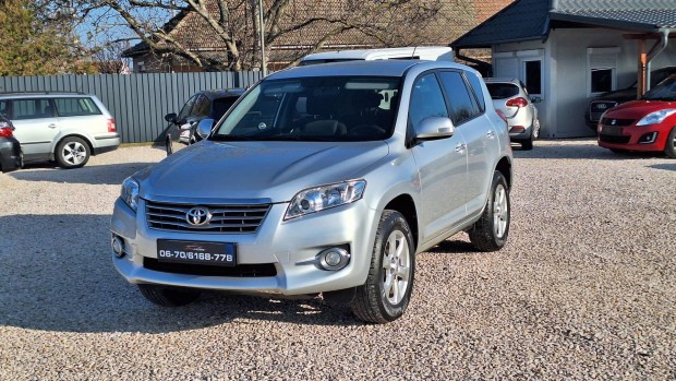 Toyota Rav 4 Rav4 2.2 D-4D Executive Megk�m�lt...