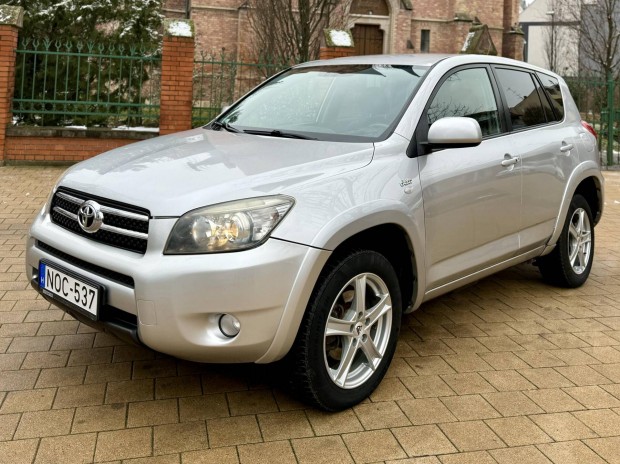 Toyota Rav 4 Rav4 2.2 D-4D X Leather 2. Tulajt...