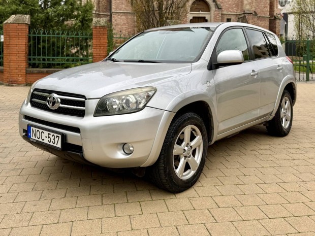 Toyota Rav 4 Rav4 2.2 D-4D X Leather 2. Tulajtó...