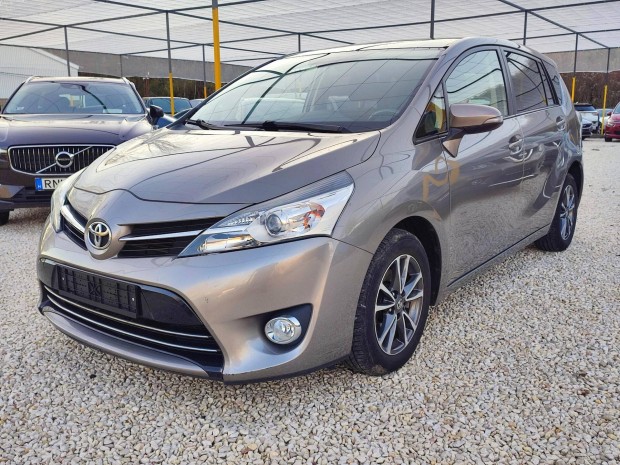 Toyota Verso 1.6 D-4D Executive Skyview Panor�m...