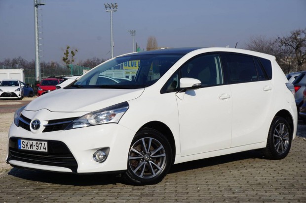 Toyota Verso 1.6 D-4D Executive Skyview TSS PAN...