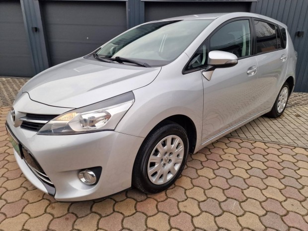 Toyota Verso 1.6 Terra (5 szem�lyes ) Sz�p. GAR...