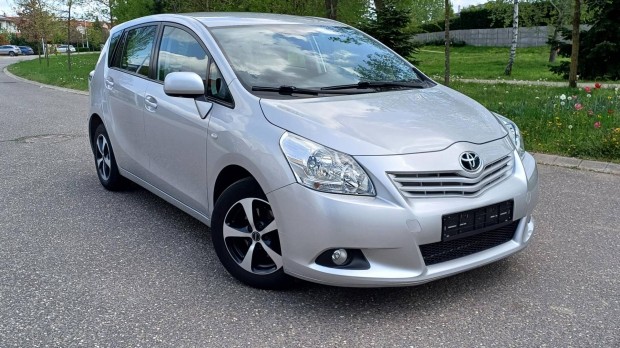 Toyota Verso 1.8 Style 176E Km - Szervizkönyv!