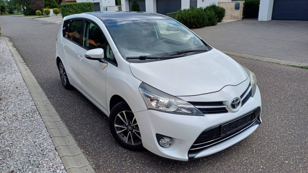 Toyota Verso 2.0 D-4D Active Gyöngyházfehér - F...