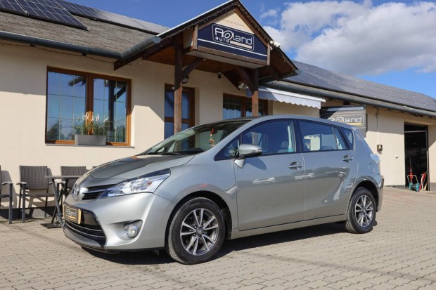 Toyota Verso 2.0 D-4D Live Mo-i - Csupn 129e K...