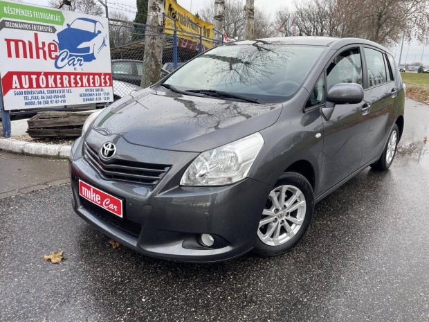 Toyota Verso 2.0 D-4D Premium 7 Szemlyes! 1 TU...